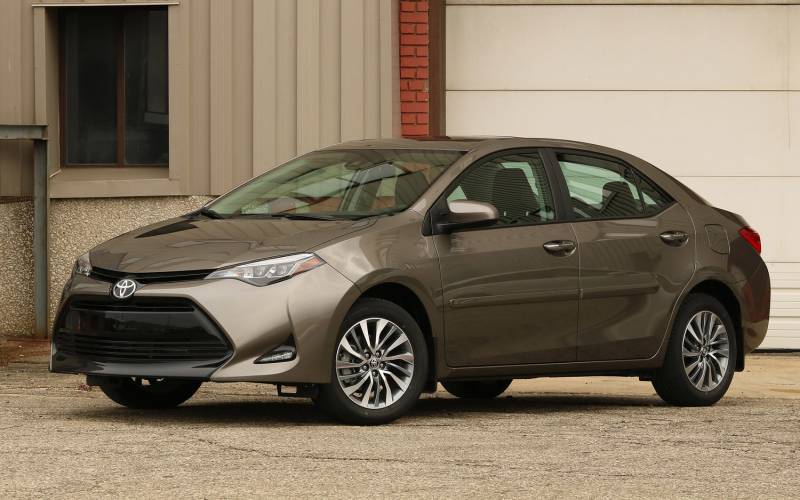 Comparison Toyota Corolla XLE 2018 Vs Toyota CHR 2018 SUV Drive